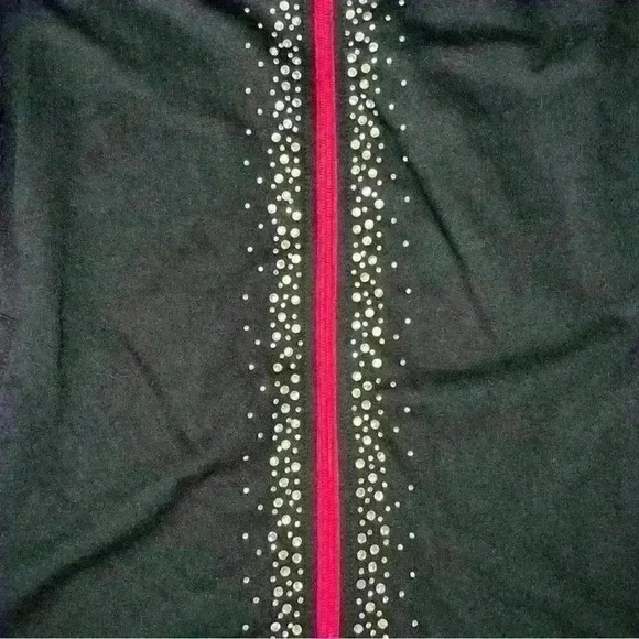 Quacker Factory Knit Multi Crystal Accent Vest Black & Red XXS - Picture 6 of 10